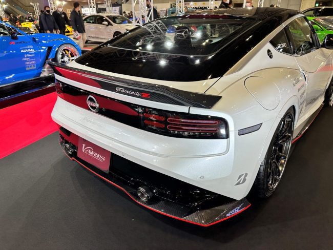 Varis ARISING-1 Rear Fender Trim for RZ34 Nissan Z [VANI-355
