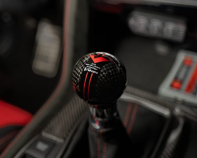 varis　シフトノブ Varis Carbon Shift Knob (Special Edition Colored Version