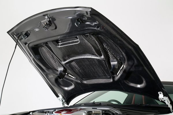 Varis Magnum Opus Cooling Bonnet Hood for EBA-R35 Nissan GT-R