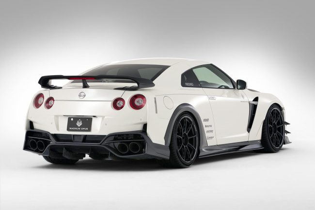 Varis Magnum Opus '18 Ver. 2 Rear Fender Trim for EBA-R35 Nissan
