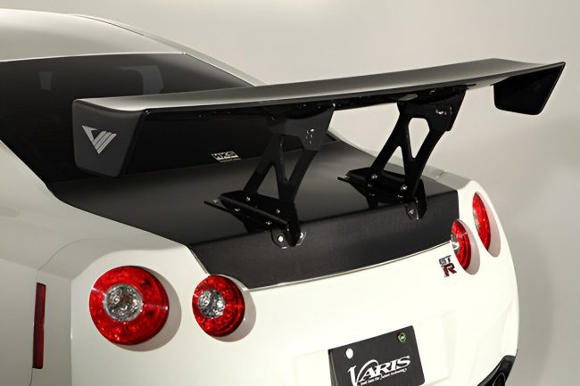 Varis Lightweight Carbon Trunk Lid for CBA-R35 / DBA-R35 Nissan GT